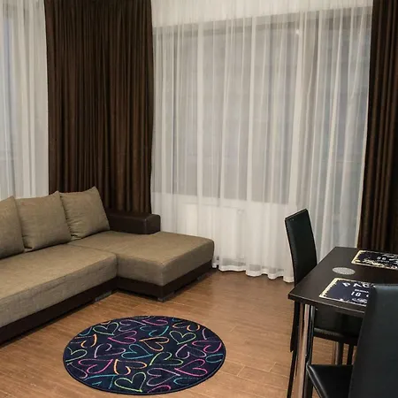 21 By The Sea Apartman