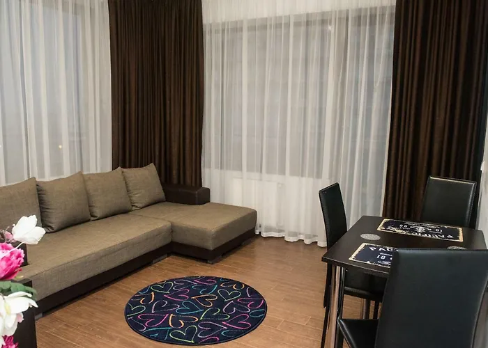 21 By The Sea Apartman