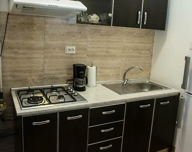 21 By The Sea * مامايا